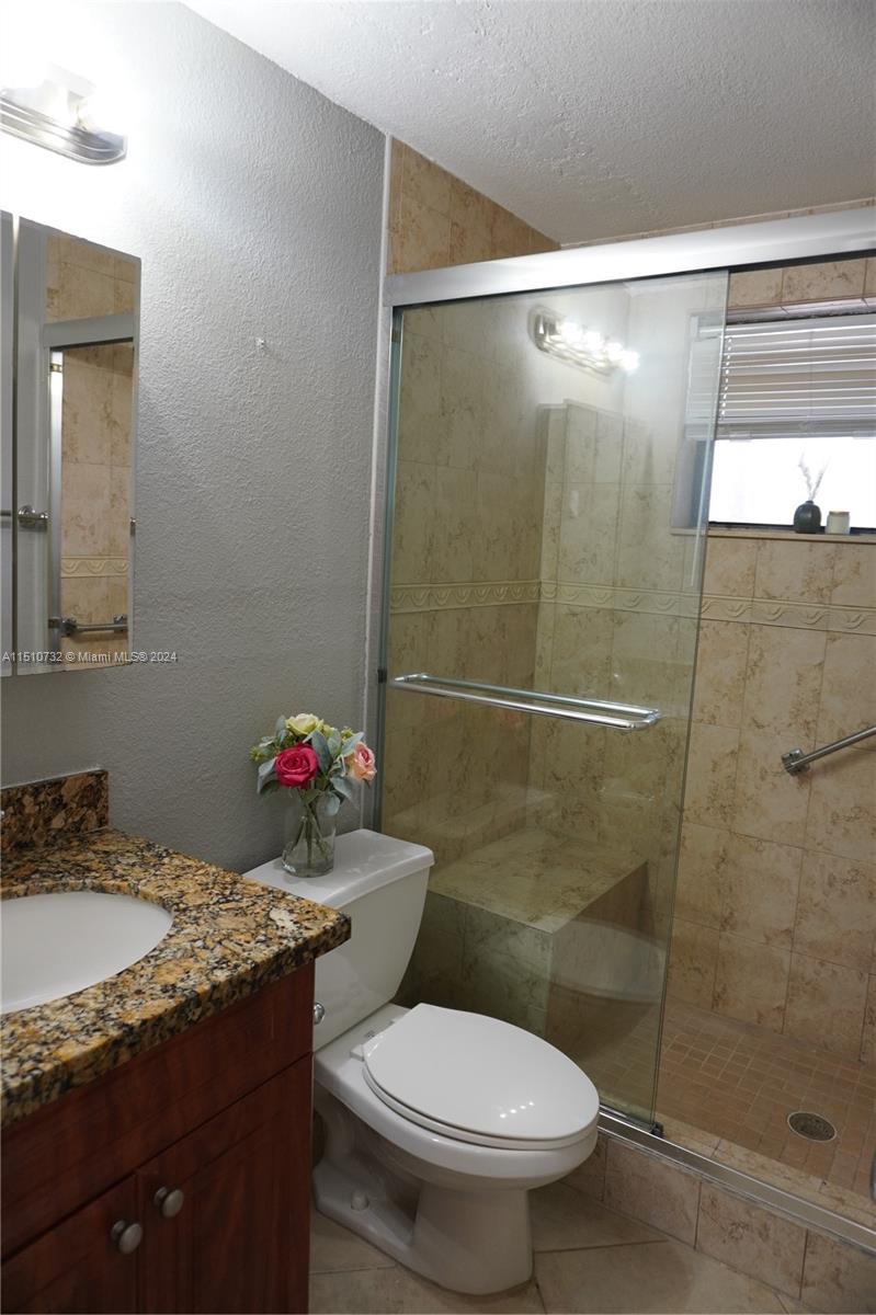 1925 Madison St 4, Hollywood, Florida 33020, 1 Bedroom Bedrooms, ,1 BathroomBathrooms,Residential,For Sale,1925 Madison St 4,A11510732