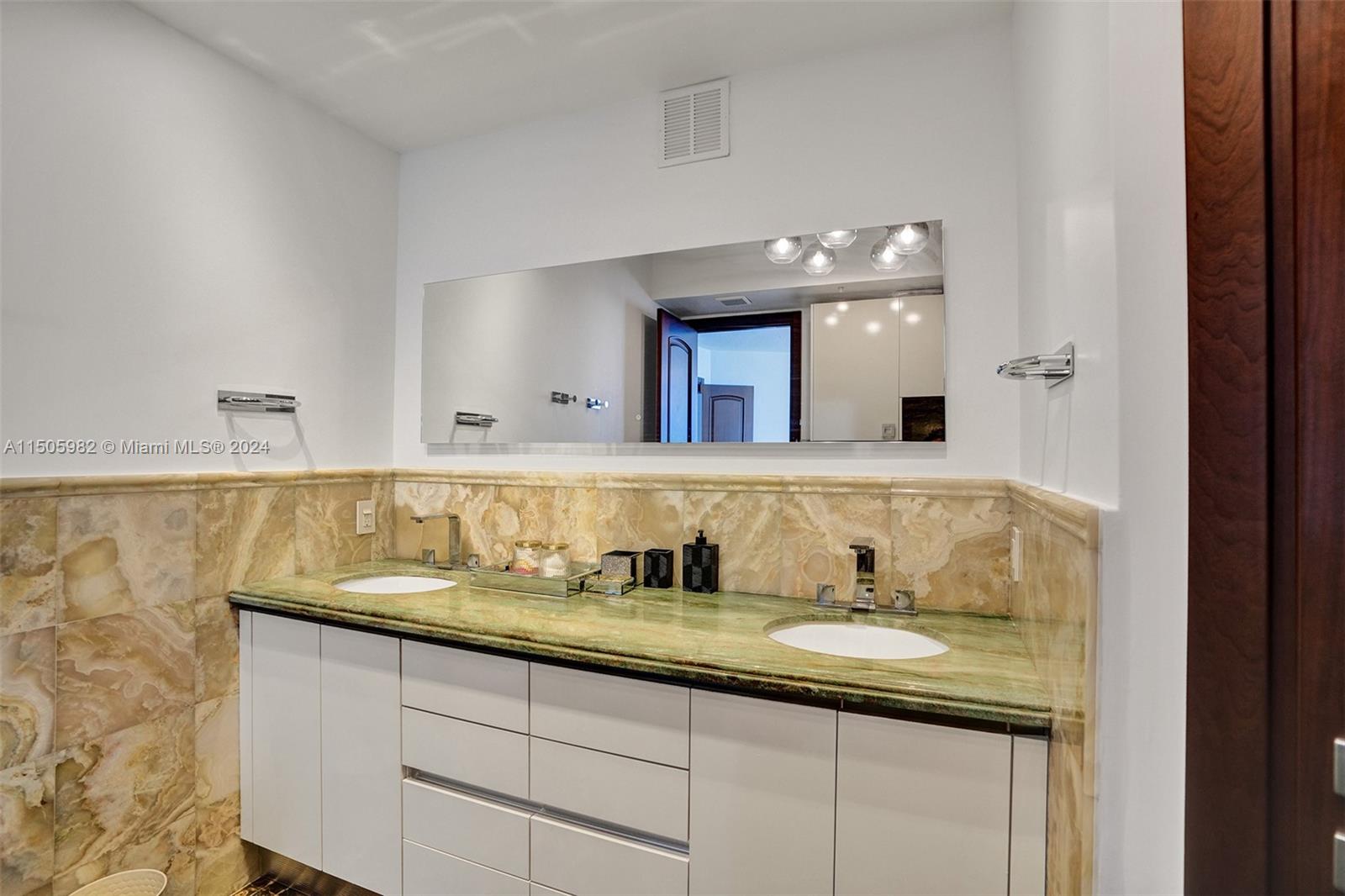 18201 Collins Ave 3809, Sunny Isles Beach, Florida 33160, 2 Bedrooms Bedrooms, ,2 BathroomsBathrooms,Residential,For Sale,18201 Collins Ave 3809,A11505982