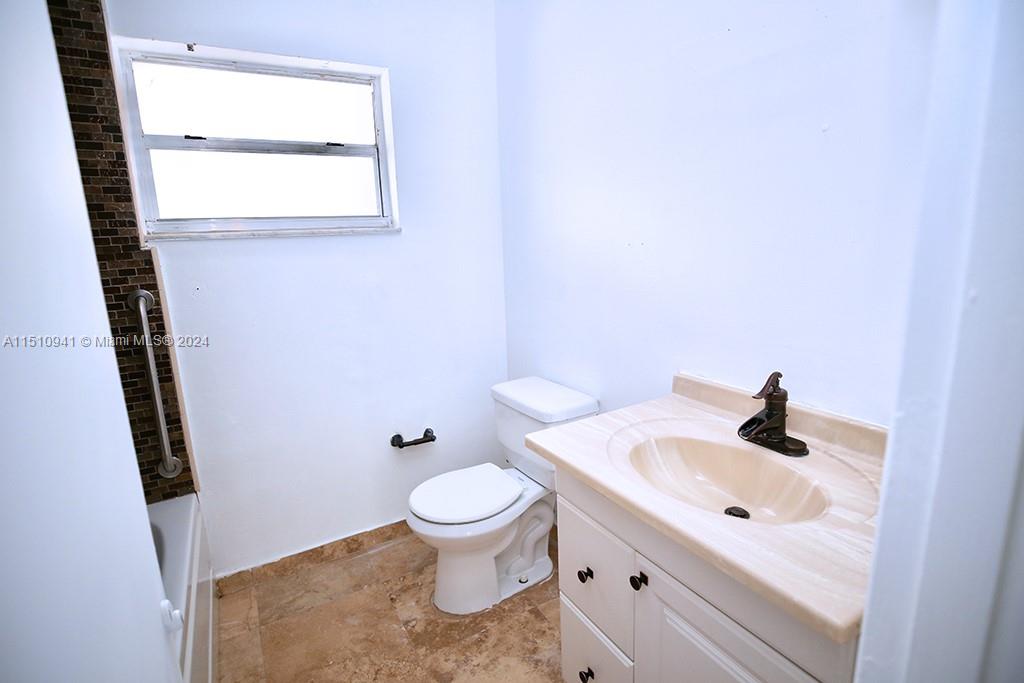 1400 NE 191st St 310, Miami, Florida 33179, 1 Bedroom Bedrooms, ,1 BathroomBathrooms,Residential,For Sale,1400 NE 191st St 310,A11510941