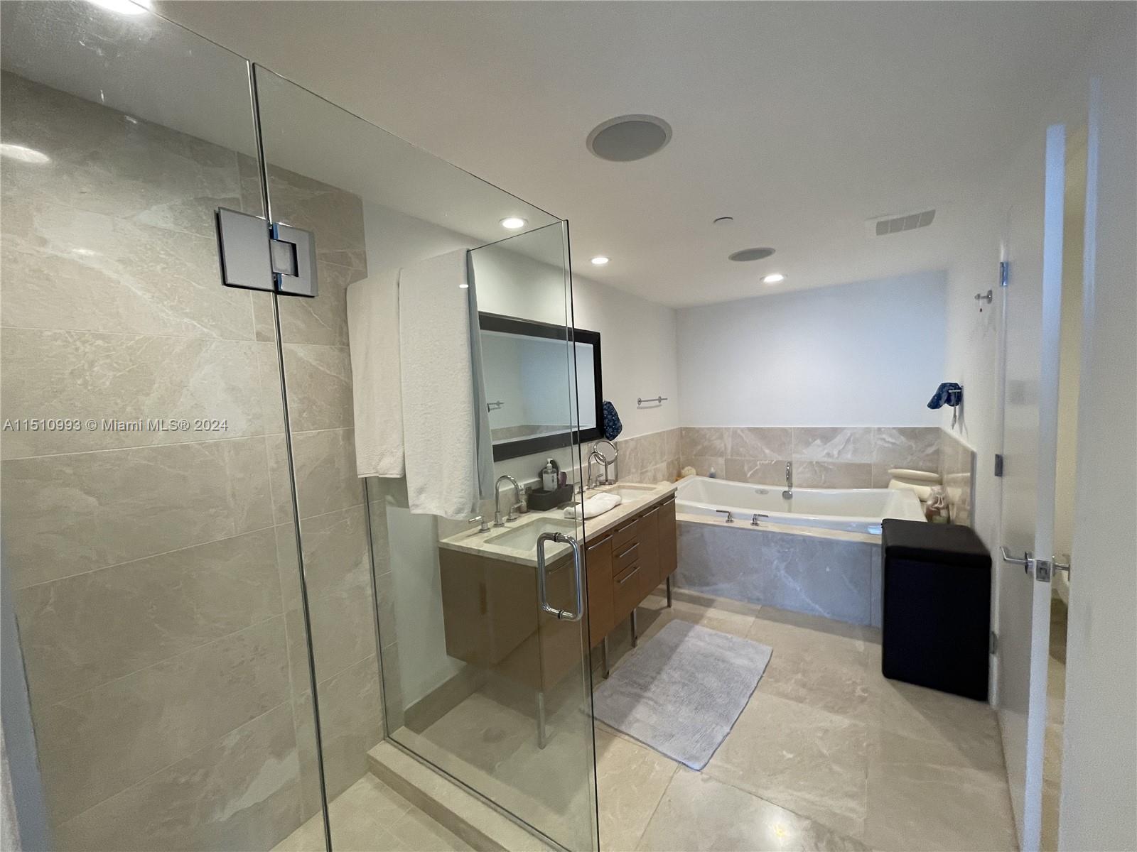 17001 Collins Ave 3008, Sunny Isles Beach, Florida 33160, 4 Bedrooms Bedrooms, ,4 BathroomsBathrooms,Residentiallease,For Rent,17001 Collins Ave 3008,A11510993