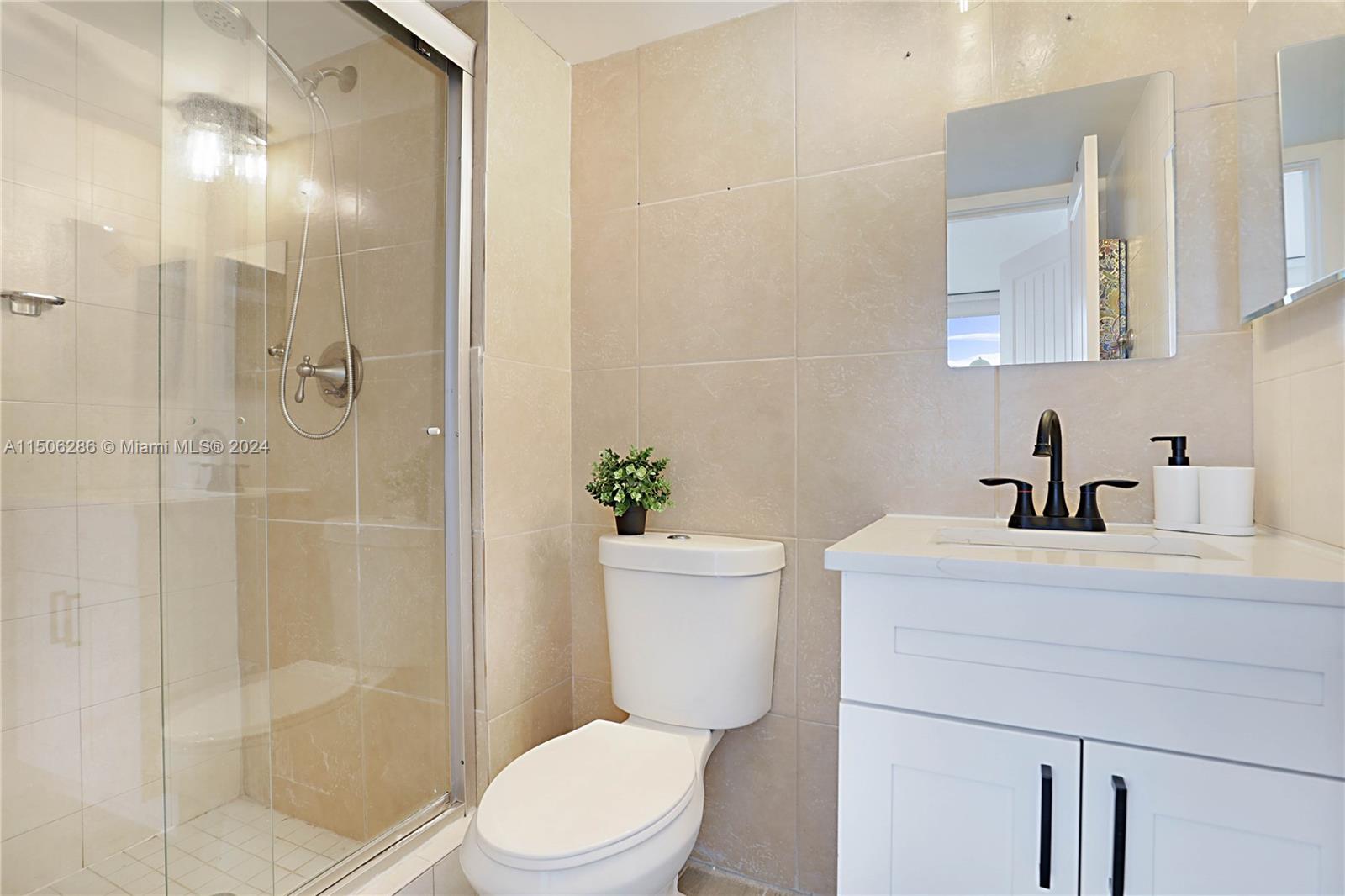525 N Ocean Blvd 1125, Pompano Beach, Florida 33062, 2 Bedrooms Bedrooms, ,2 BathroomsBathrooms,Residentiallease,For Rent,525 N Ocean Blvd 1125,A11506286