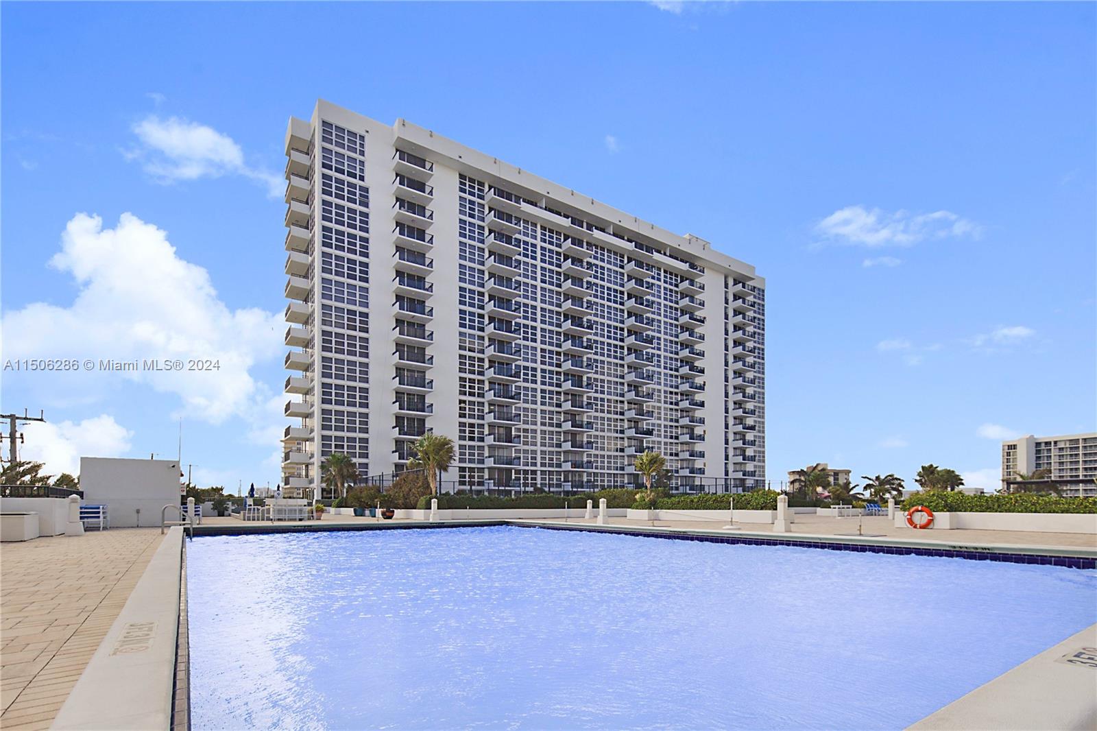 525 N Ocean Blvd 1125, Pompano Beach, Florida 33062, 2 Bedrooms Bedrooms, ,2 BathroomsBathrooms,Residentiallease,For Rent,525 N Ocean Blvd 1125,A11506286