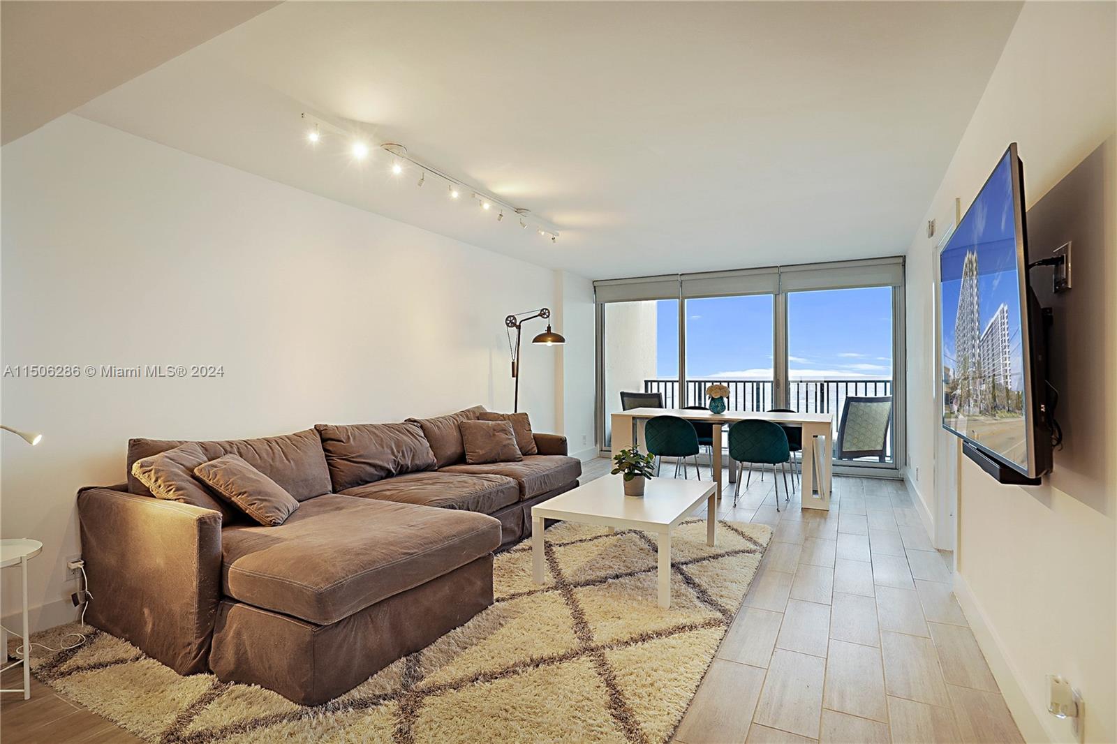 525 N Ocean Blvd 1125, Pompano Beach, Florida 33062, 2 Bedrooms Bedrooms, ,2 BathroomsBathrooms,Residentiallease,For Rent,525 N Ocean Blvd 1125,A11506286