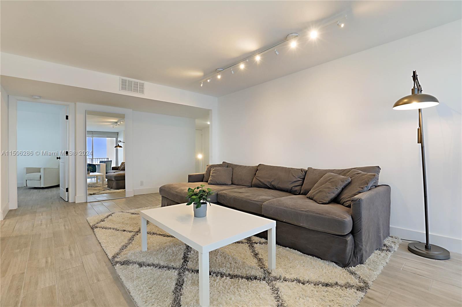 525 N Ocean Blvd 1125, Pompano Beach, Florida 33062, 2 Bedrooms Bedrooms, ,2 BathroomsBathrooms,Residentiallease,For Rent,525 N Ocean Blvd 1125,A11506286