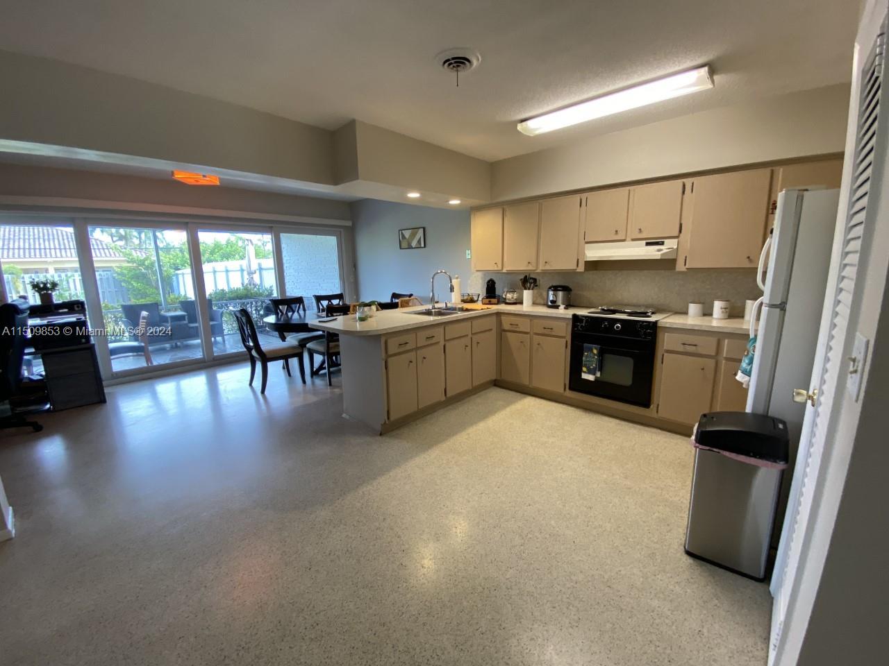 1759-1764 NE 45th St, Oakland Park, Florida 33334, ,Residentialincome,For Sale,1759-1764 NE 45th St,A11509853