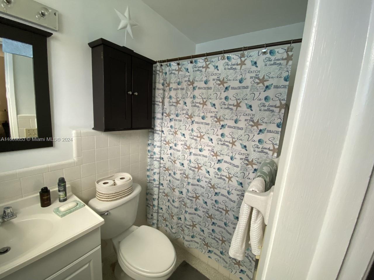 1759-1764 NE 45th St, Oakland Park, Florida 33334, ,Residentialincome,For Sale,1759-1764 NE 45th St,A11509853