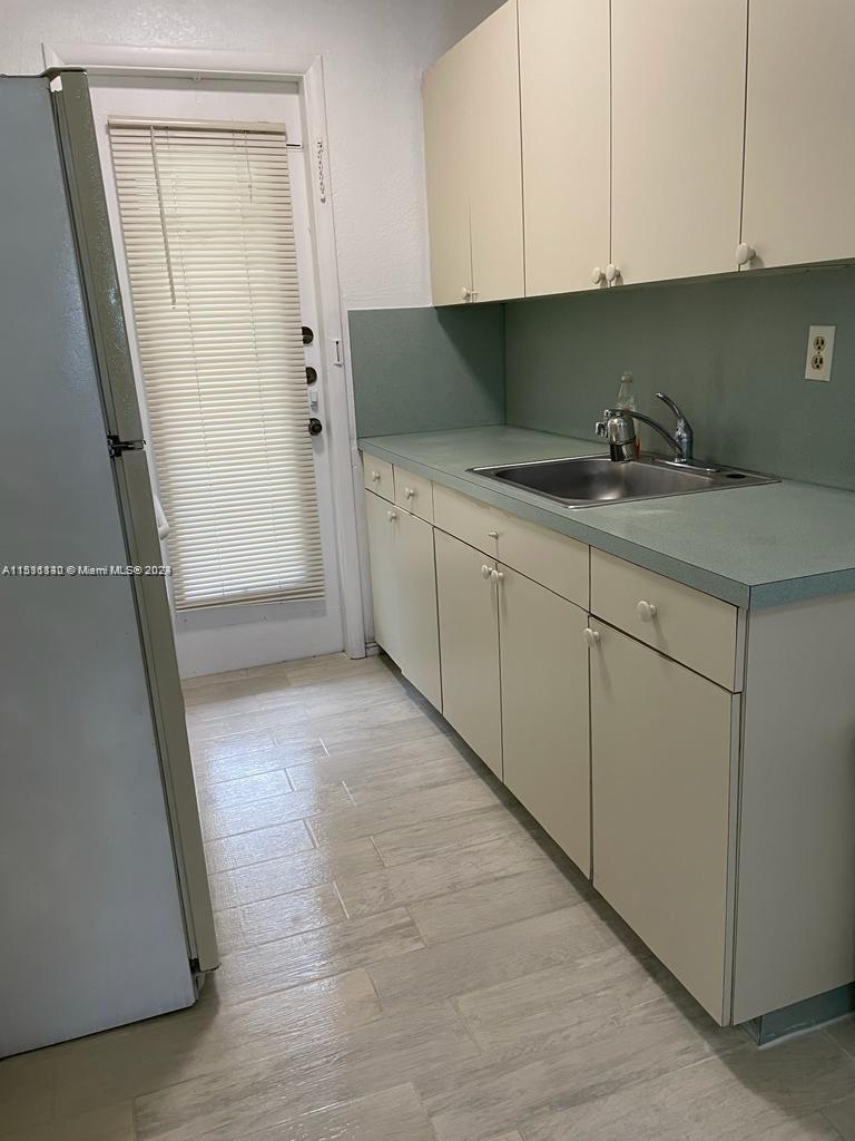 659 Meridian Ave 12A, Miami Beach, Florida 33139, 1 Bedroom Bedrooms, ,1 BathroomBathrooms,Residential,For Sale,659 Meridian Ave 12A,A11511130