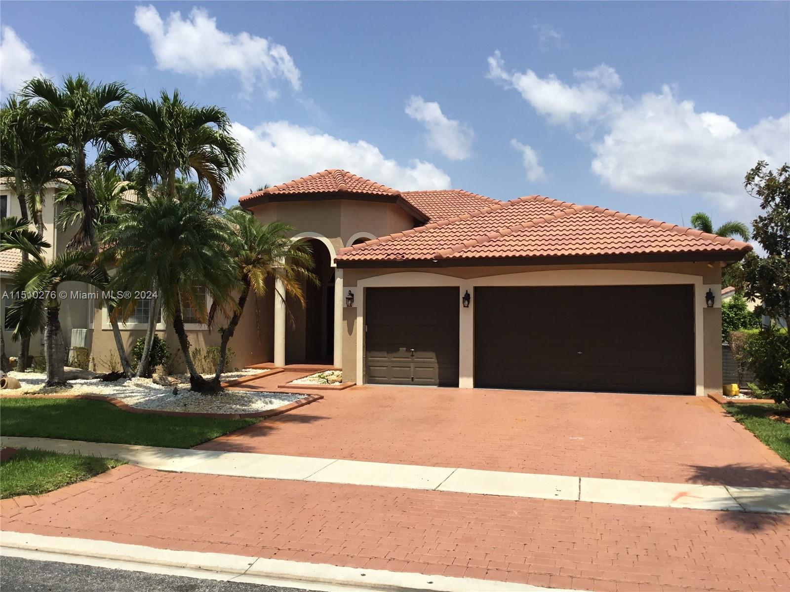 3240 SW 189th Ave  For Sale A11510276, FL