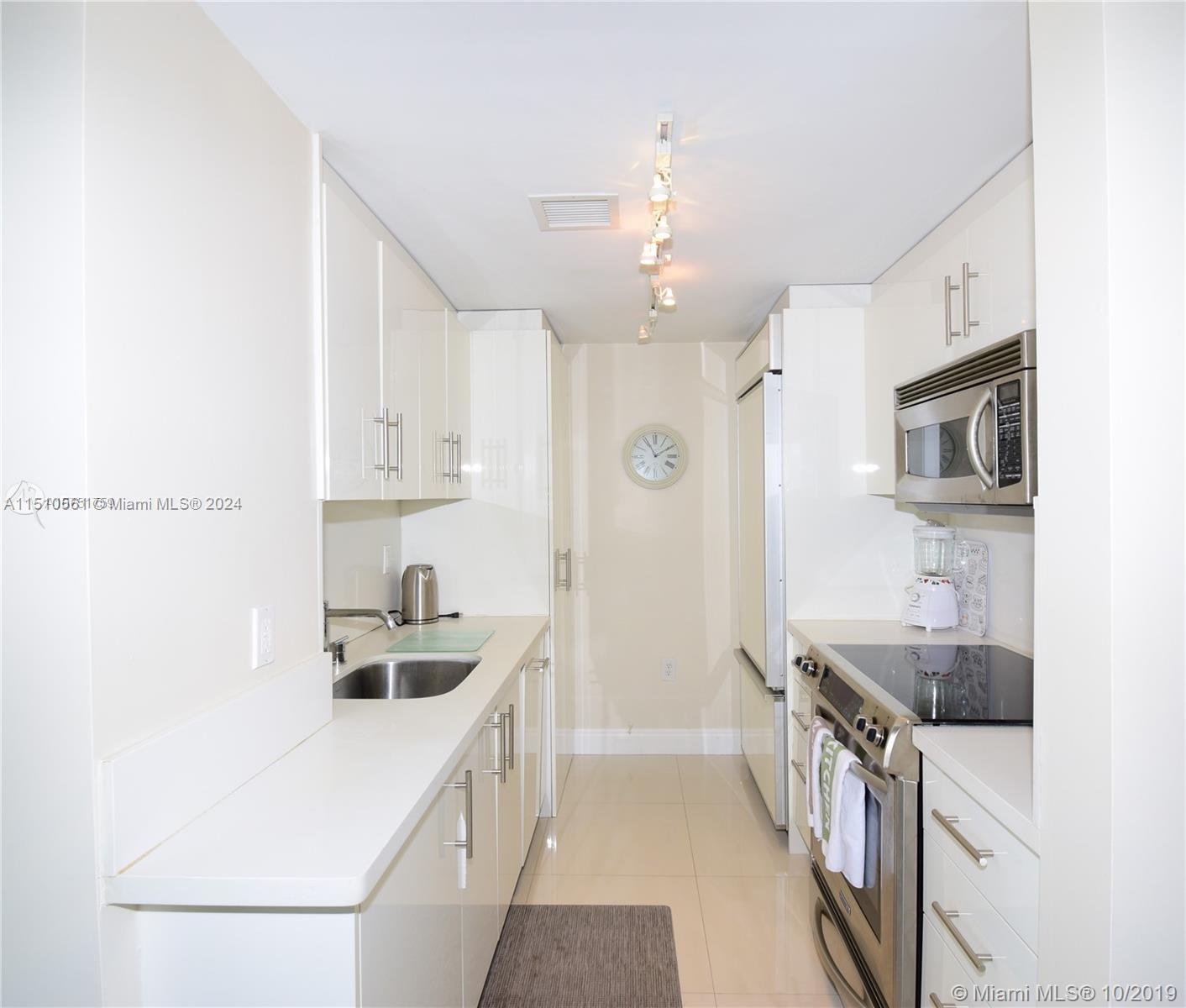 10275 Collins Ave 521, Bal Harbour, Florida 33154, 2 Bedrooms Bedrooms, ,2 BathroomsBathrooms,Residentiallease,For Rent,10275 Collins Ave 521,A11510561