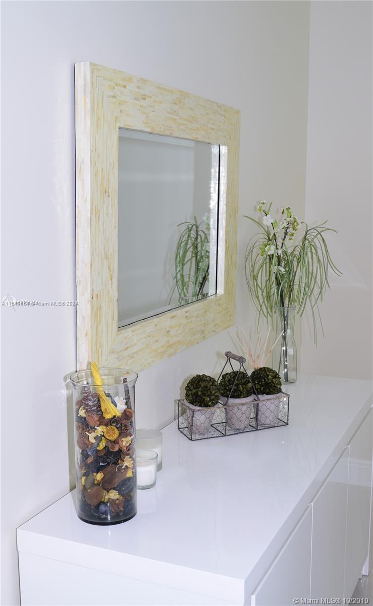 10275 Collins Ave 521, Bal Harbour, Florida 33154, 2 Bedrooms Bedrooms, ,2 BathroomsBathrooms,Residentiallease,For Rent,10275 Collins Ave 521,A11510561