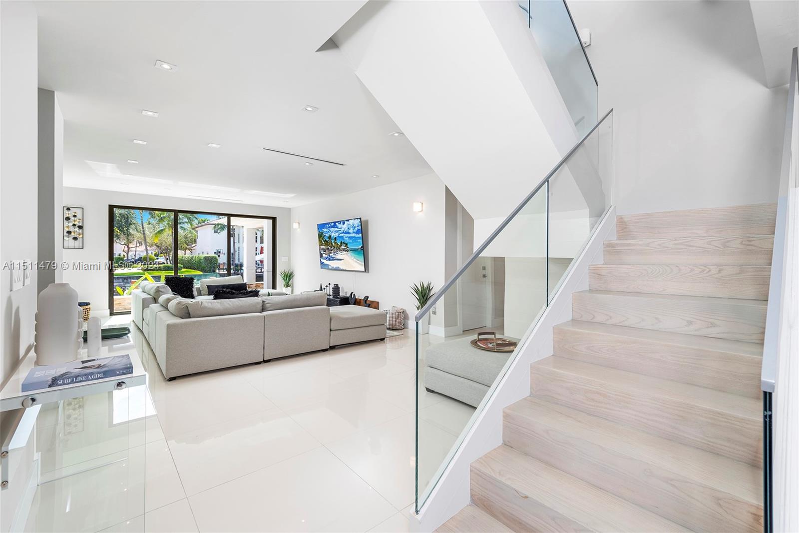 850 Washington St, Hollywood, Florida 33019, 5 Bedrooms Bedrooms, ,5 BathroomsBathrooms,Residentiallease,For Rent,850 Washington St,A11511479