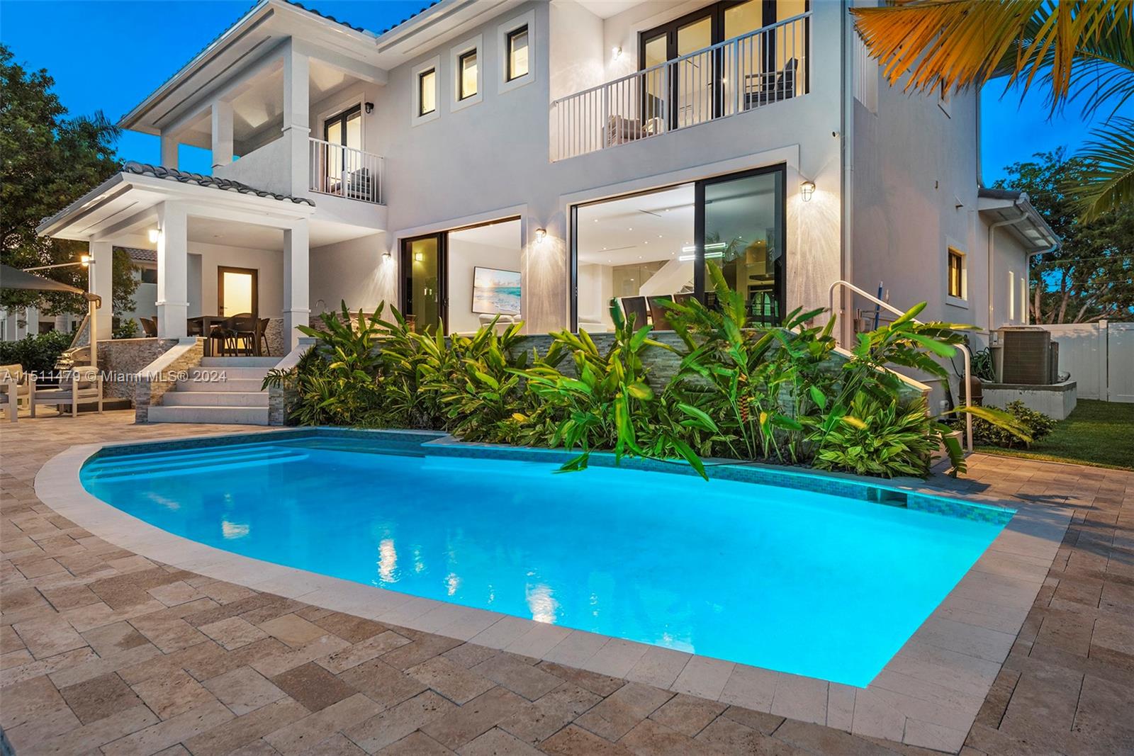 850 Washington St, Hollywood, Florida 33019, 5 Bedrooms Bedrooms, ,5 BathroomsBathrooms,Residentiallease,For Rent,850 Washington St,A11511479