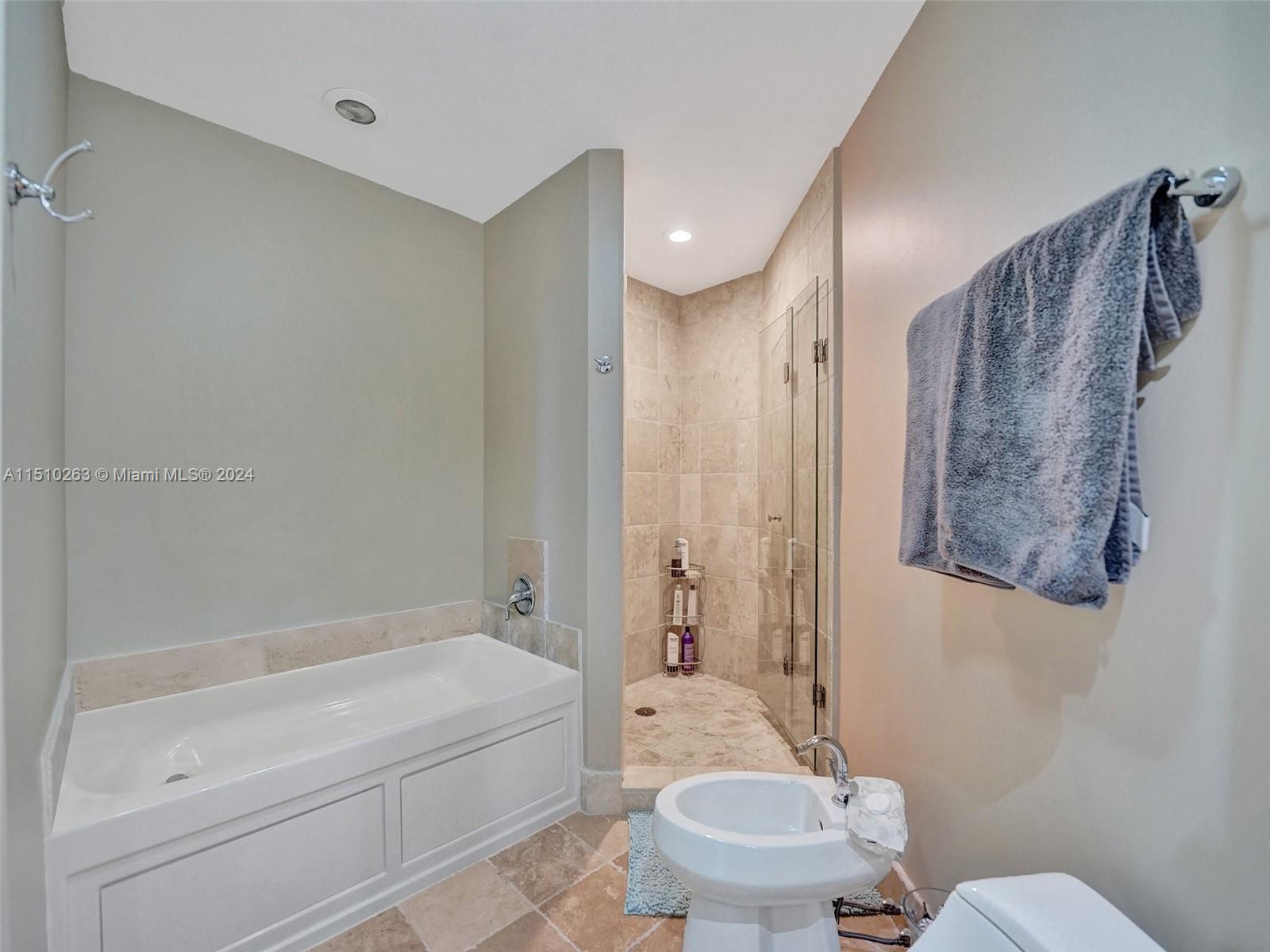18201 Collins Ave 1401A, Sunny Isles Beach, Florida 33160, 2 Bedrooms Bedrooms, ,2 BathroomsBathrooms,Residential,For Sale,18201 Collins Ave 1401A,A11510263