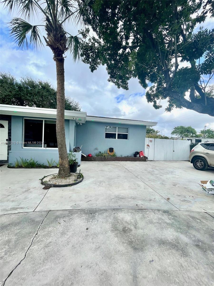 6019 SW 27th St, Miramar, Florida 33023, 4 Bedrooms Bedrooms, ,3 BathroomsBathrooms,Residential,For Sale,6019 SW 27th St,A11511370