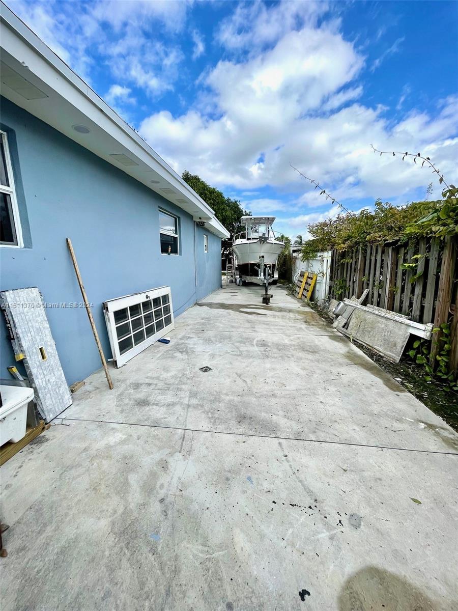 6019 SW 27th St, Miramar, Florida 33023, 4 Bedrooms Bedrooms, ,3 BathroomsBathrooms,Residential,For Sale,6019 SW 27th St,A11511370