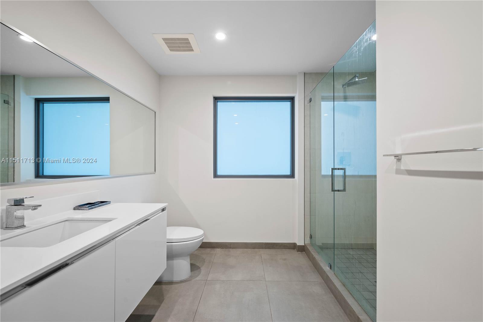 777 N Ocean Dr N207, Hollywood, Florida 33019, 1 Bedroom Bedrooms, ,1 BathroomBathrooms,Residential,For Sale,777 N Ocean Dr N207,A11511713