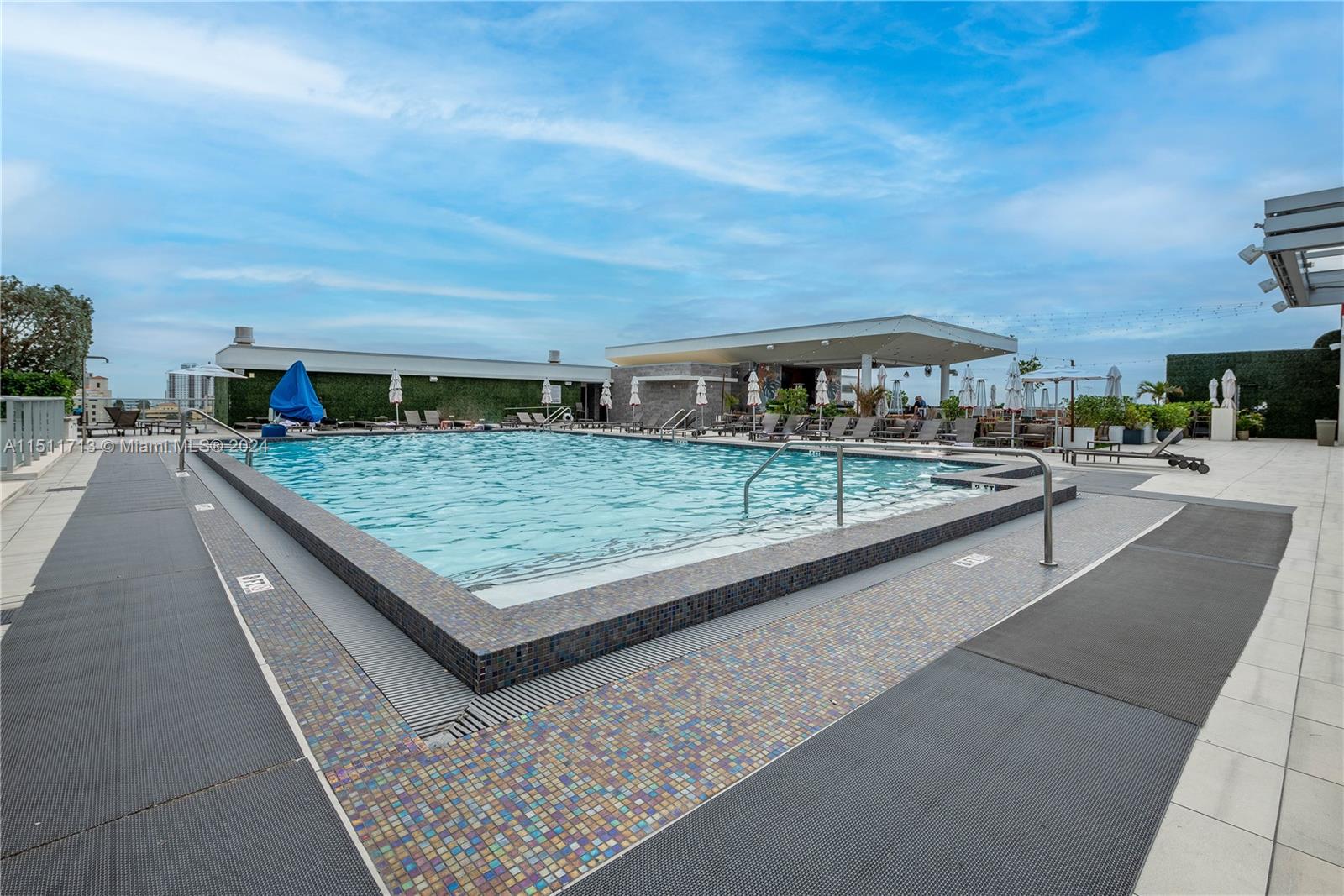 777 N Ocean Dr N207, Hollywood, Florida 33019, 1 Bedroom Bedrooms, ,1 BathroomBathrooms,Residential,For Sale,777 N Ocean Dr N207,A11511713