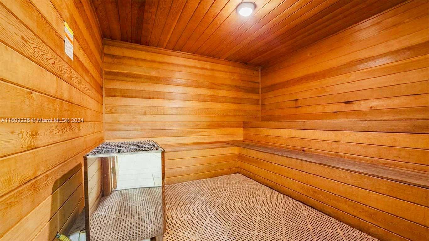 210 174th St 805, Sunny Isles Beach, Florida 33160, 3 Bedrooms Bedrooms, ,2 BathroomsBathrooms,Residential,For Sale,210 174th St 805,A11509225
