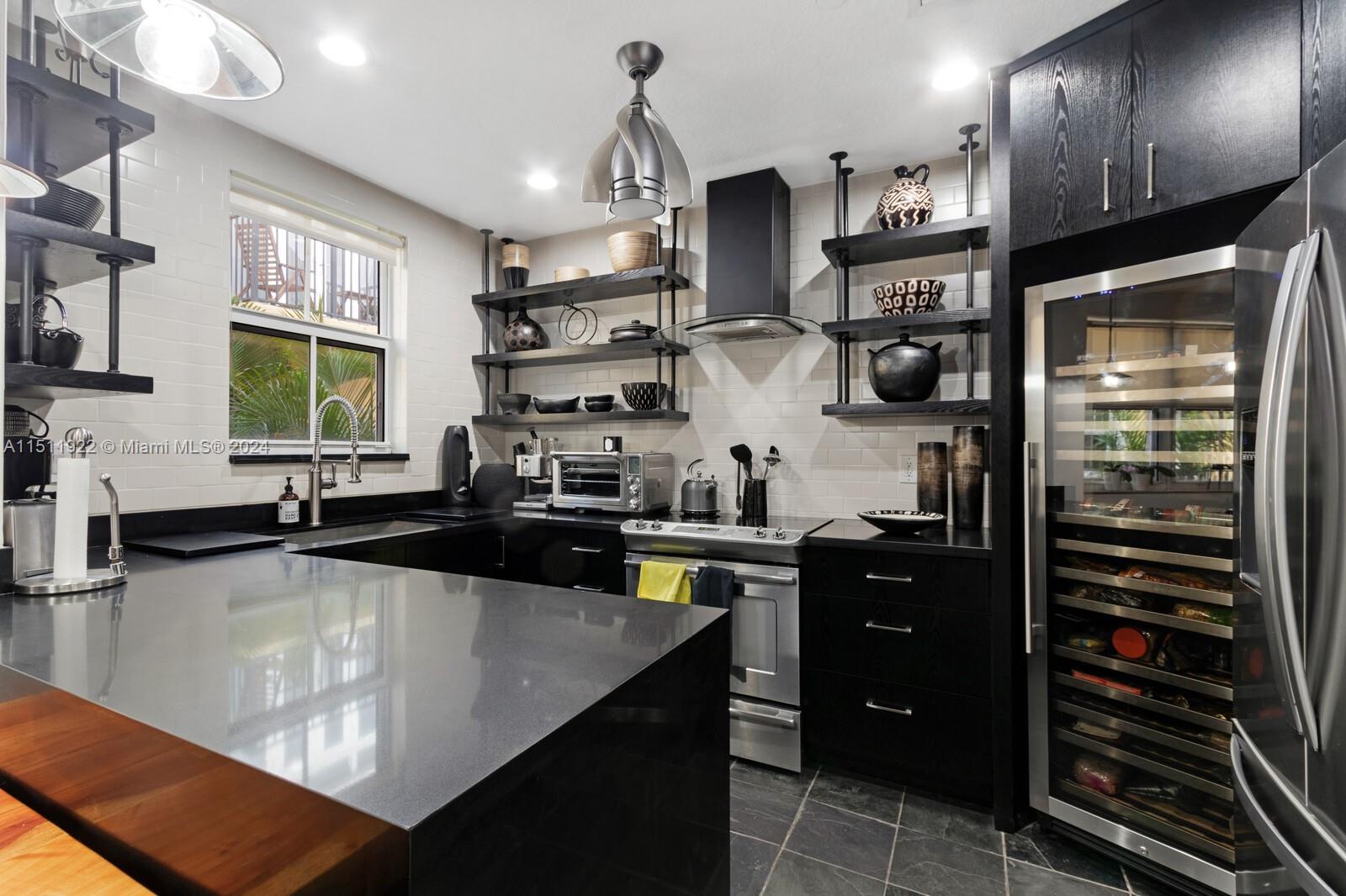 852 NE 16th Ave 852, Fort Lauderdale, Florida 33304, 3 Bedrooms Bedrooms, ,3 BathroomsBathrooms,Residential,For Sale,852 NE 16th Ave 852,A11511922