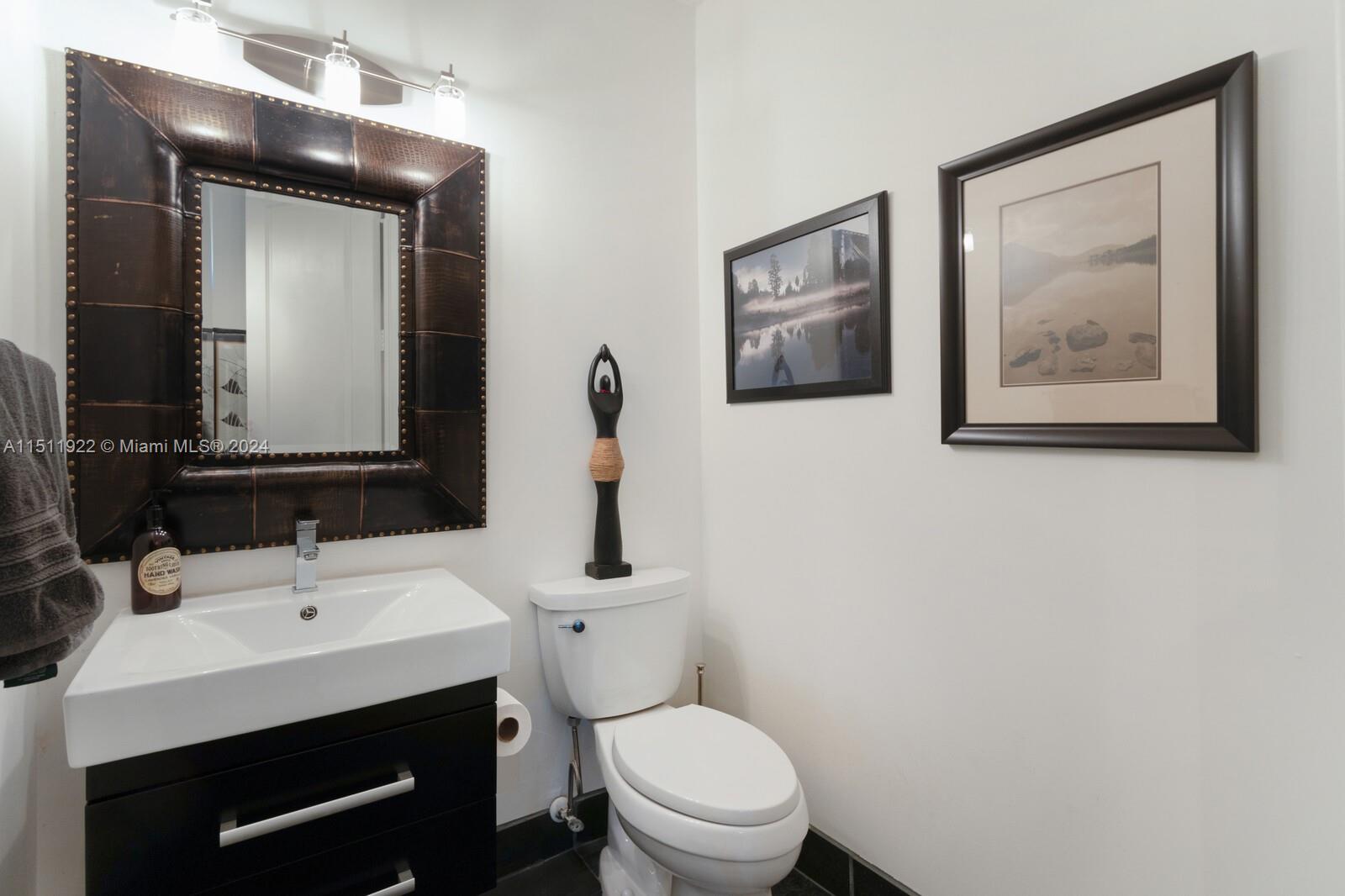 852 NE 16th Ave 852, Fort Lauderdale, Florida 33304, 3 Bedrooms Bedrooms, ,3 BathroomsBathrooms,Residential,For Sale,852 NE 16th Ave 852,A11511922