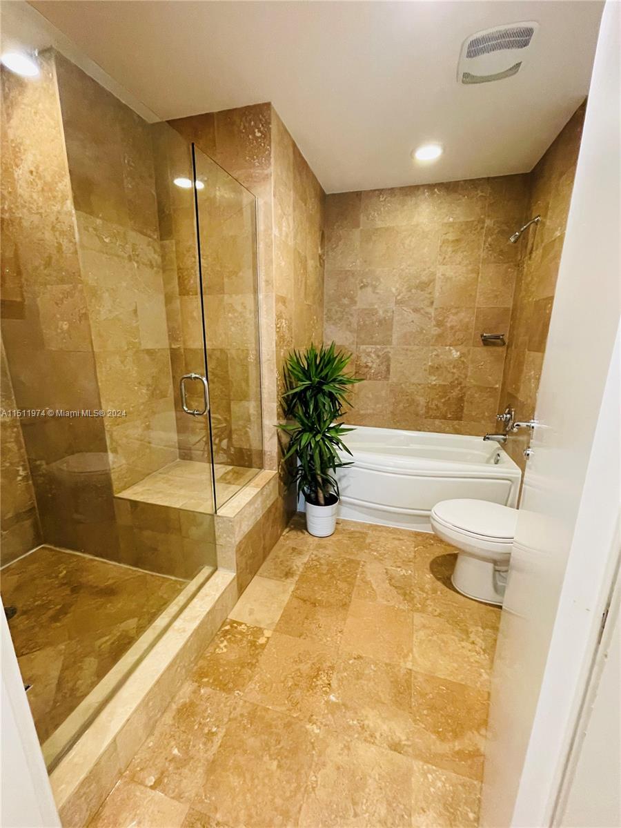 300 S Biscayne Blvd T-1804, Miami, Florida 33131, 2 Bedrooms Bedrooms, ,2 BathroomsBathrooms,Residentiallease,For Rent,300 S Biscayne Blvd T-1804,A11511974