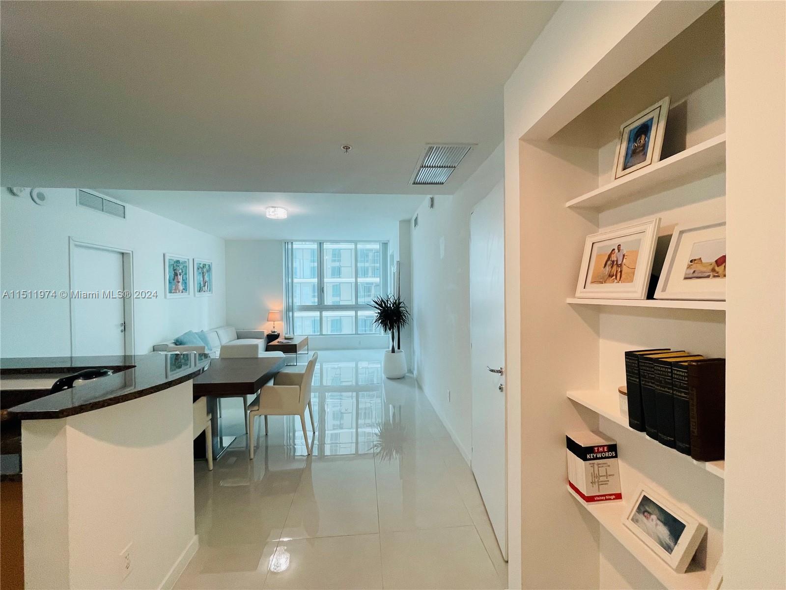 300 S Biscayne Blvd T-1804, Miami, Florida 33131, 2 Bedrooms Bedrooms, ,2 BathroomsBathrooms,Residentiallease,For Rent,300 S Biscayne Blvd T-1804,A11511974