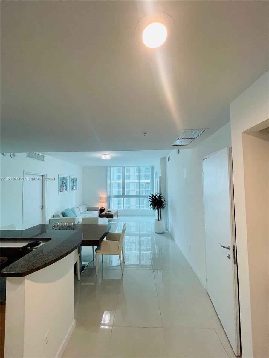 300 S Biscayne Blvd T-1804, Miami, Florida 33131, 2 Bedrooms Bedrooms, ,2 BathroomsBathrooms,Residentiallease,For Rent,300 S Biscayne Blvd T-1804,A11511974