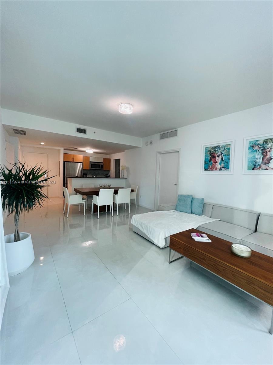 300 S Biscayne Blvd T-1804, Miami, Florida 33131, 2 Bedrooms Bedrooms, ,2 BathroomsBathrooms,Residentiallease,For Rent,300 S Biscayne Blvd T-1804,A11511974