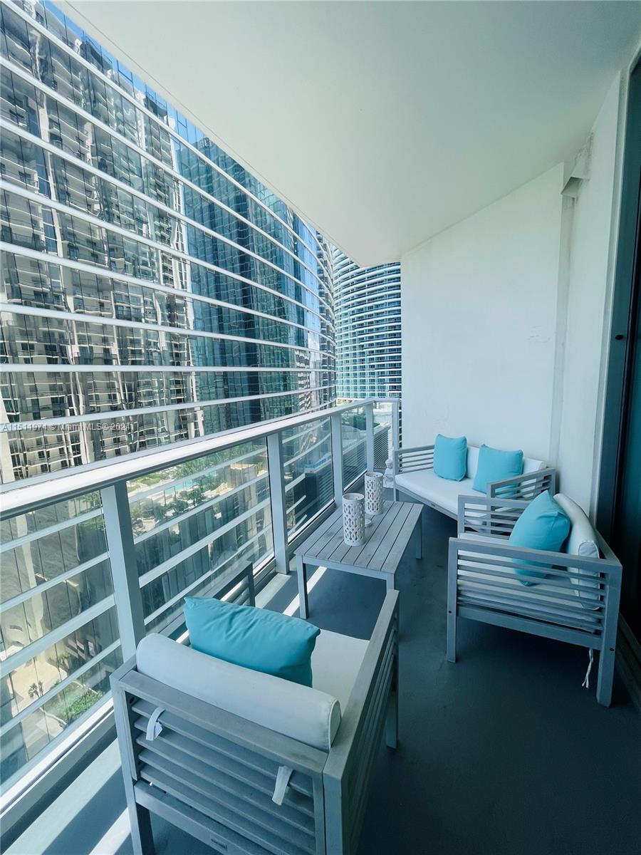 300 S Biscayne Blvd T-1804, Miami, Florida 33131, 2 Bedrooms Bedrooms, ,2 BathroomsBathrooms,Residentiallease,For Rent,300 S Biscayne Blvd T-1804,A11511974