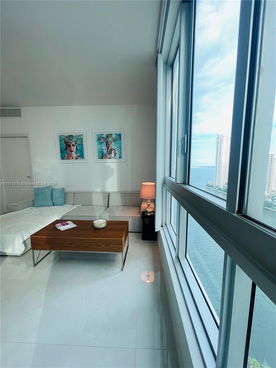 300 S Biscayne Blvd T-1804, Miami, Florida 33131, 2 Bedrooms Bedrooms, ,2 BathroomsBathrooms,Residentiallease,For Rent,300 S Biscayne Blvd T-1804,A11511974