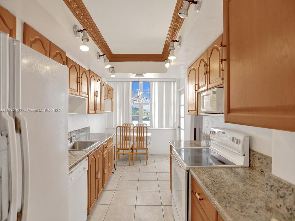 18051 Biscayne Blvd 304, Aventura, Florida 33160, 2 Bedrooms Bedrooms, ,2 BathroomsBathrooms,Residentiallease,For Rent,18051 Biscayne Blvd 304,A11512092