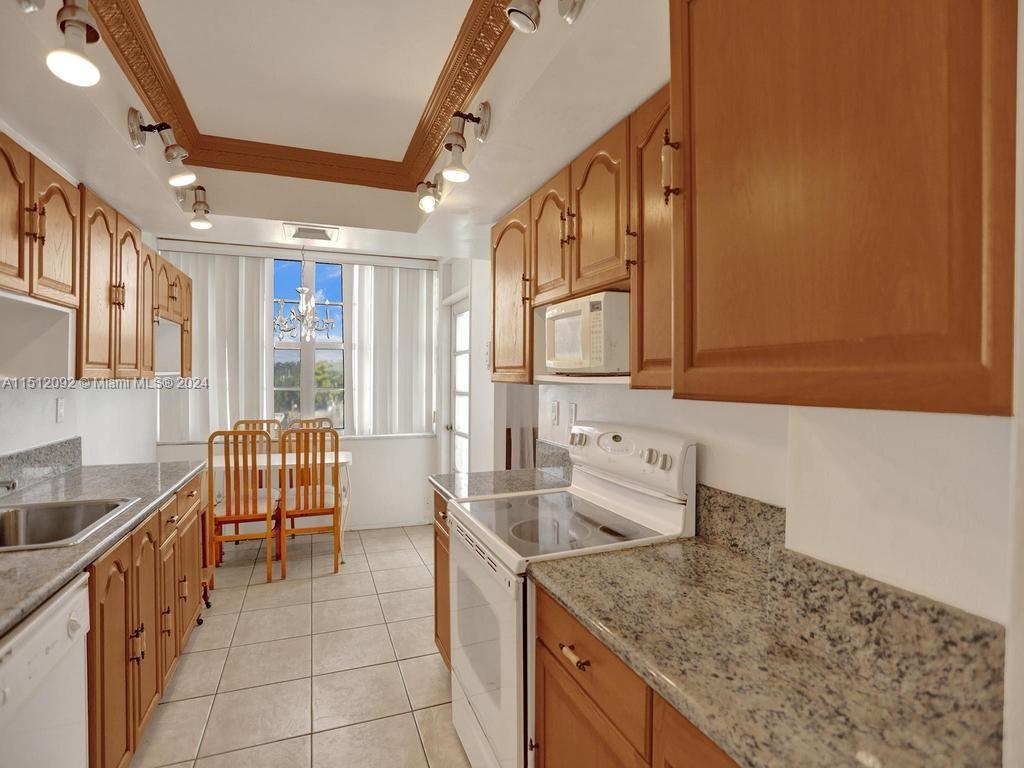 18051 Biscayne Blvd 304, Aventura, Florida 33160, 2 Bedrooms Bedrooms, ,2 BathroomsBathrooms,Residentiallease,For Rent,18051 Biscayne Blvd 304,A11512092