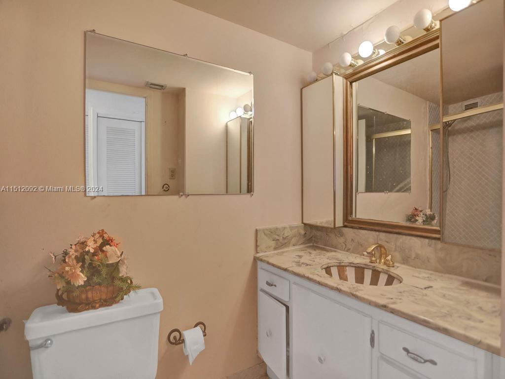 18051 Biscayne Blvd 304, Aventura, Florida 33160, 2 Bedrooms Bedrooms, ,2 BathroomsBathrooms,Residentiallease,For Rent,18051 Biscayne Blvd 304,A11512092