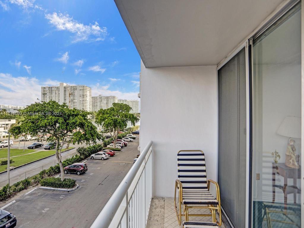 18051 Biscayne Blvd 304, Aventura, Florida 33160, 2 Bedrooms Bedrooms, ,2 BathroomsBathrooms,Residentiallease,For Rent,18051 Biscayne Blvd 304,A11512092
