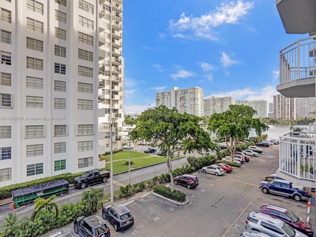 18051 Biscayne Blvd 304, Aventura, Florida 33160, 2 Bedrooms Bedrooms, ,2 BathroomsBathrooms,Residentiallease,For Rent,18051 Biscayne Blvd 304,A11512092
