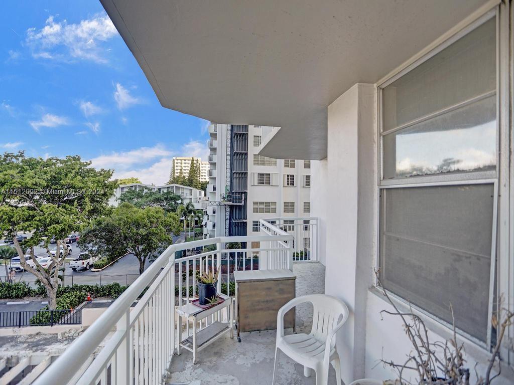 18051 Biscayne Blvd 304, Aventura, Florida 33160, 2 Bedrooms Bedrooms, ,2 BathroomsBathrooms,Residentiallease,For Rent,18051 Biscayne Blvd 304,A11512092