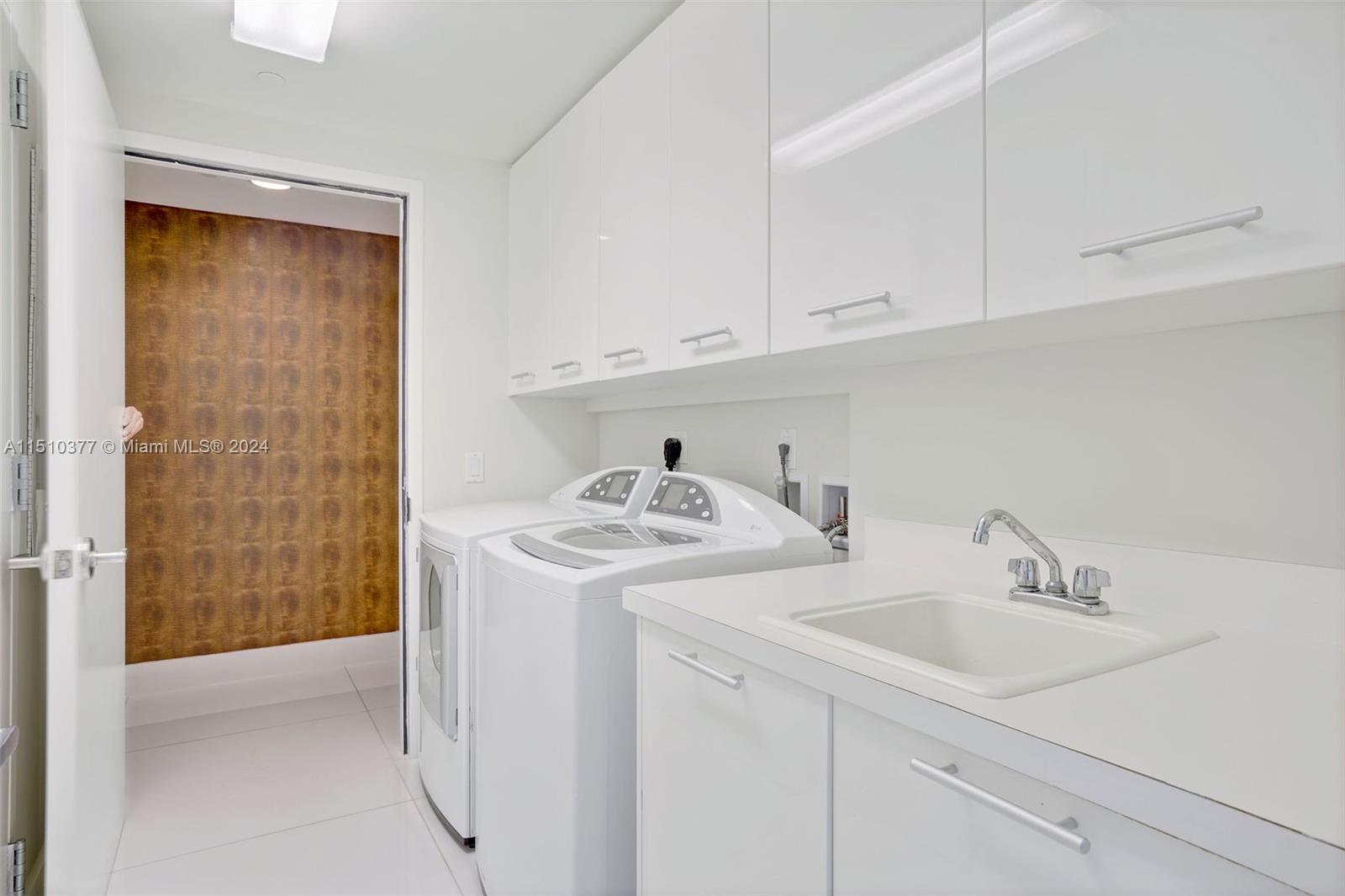 2711 S Ocean Dr 2803, Hollywood, Florida 33019, 3 Bedrooms Bedrooms, ,3 BathroomsBathrooms,Residential,For Sale,2711 S Ocean Dr 2803,A11510377