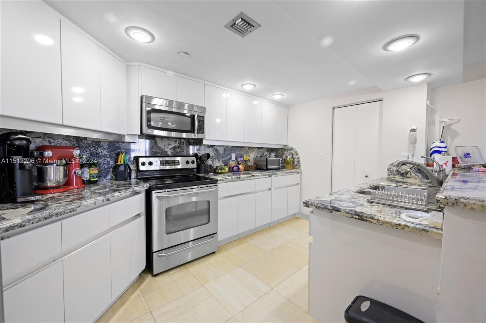 4000 Island Blvd 1901, Aventura, Florida 33160, 3 Bedrooms Bedrooms, ,3 BathroomsBathrooms,Residential,For Sale,4000 Island Blvd 1901,A11512206