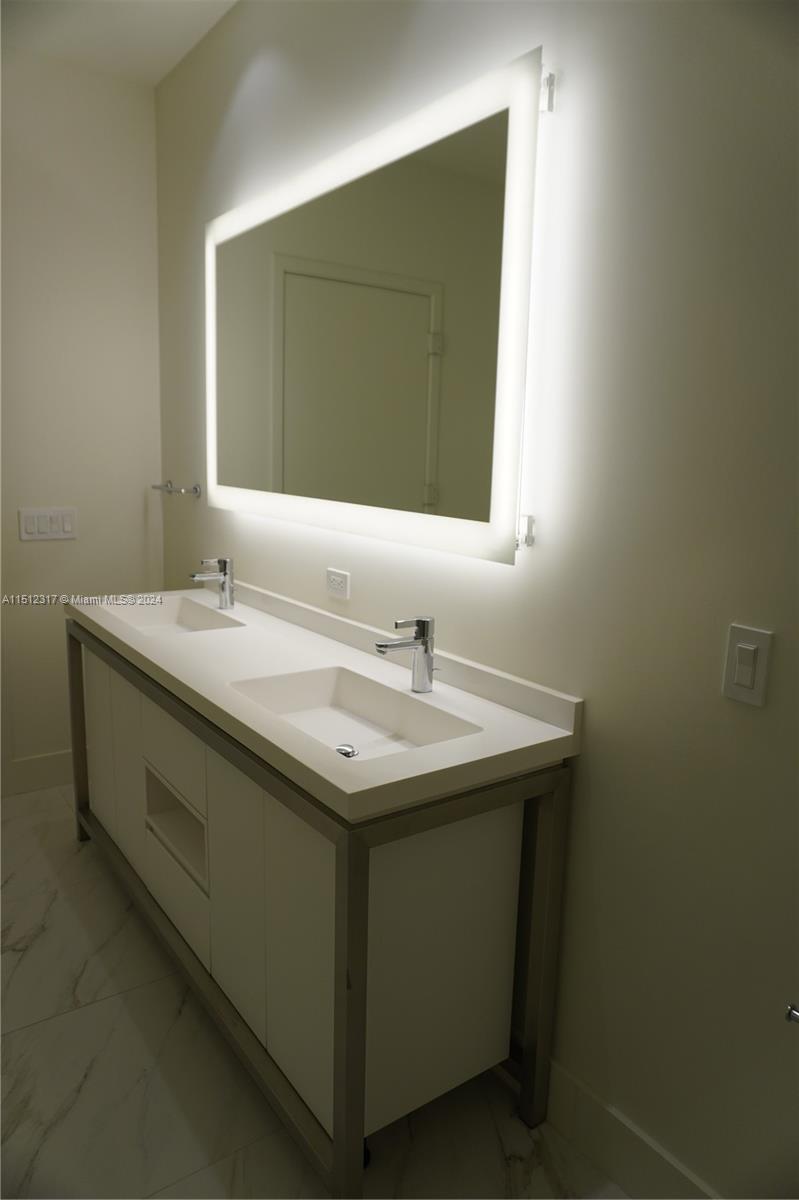 2000 Metropica Way PH08, Sunrise, Florida 33323, 3 Bedrooms Bedrooms, ,3 BathroomsBathrooms,Residential,For Sale,2000 Metropica Way PH08,A11512317