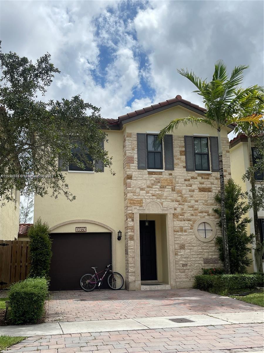 Photo 1 of 10360 NW 70th Ter in Doral - MLS A11512375