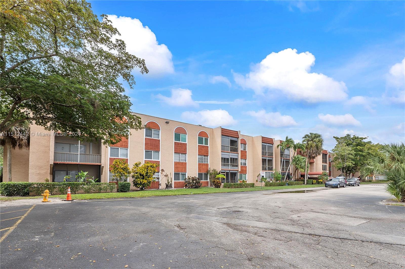 8260 SW 24th St 6305, North Lauderdale, Florida 33068, 2 Bedrooms Bedrooms, ,2 BathroomsBathrooms,Residential,For Sale,8260 SW 24th St 6305,A11512442