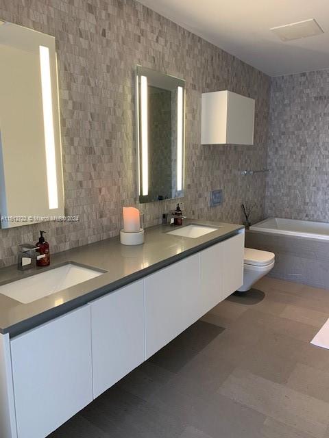 68 SE 6th St 2305, Miami, Florida 33131, 1 Bedroom Bedrooms, ,1 BathroomBathrooms,Residentiallease,For Rent,68 SE 6th St 2305,A11512722