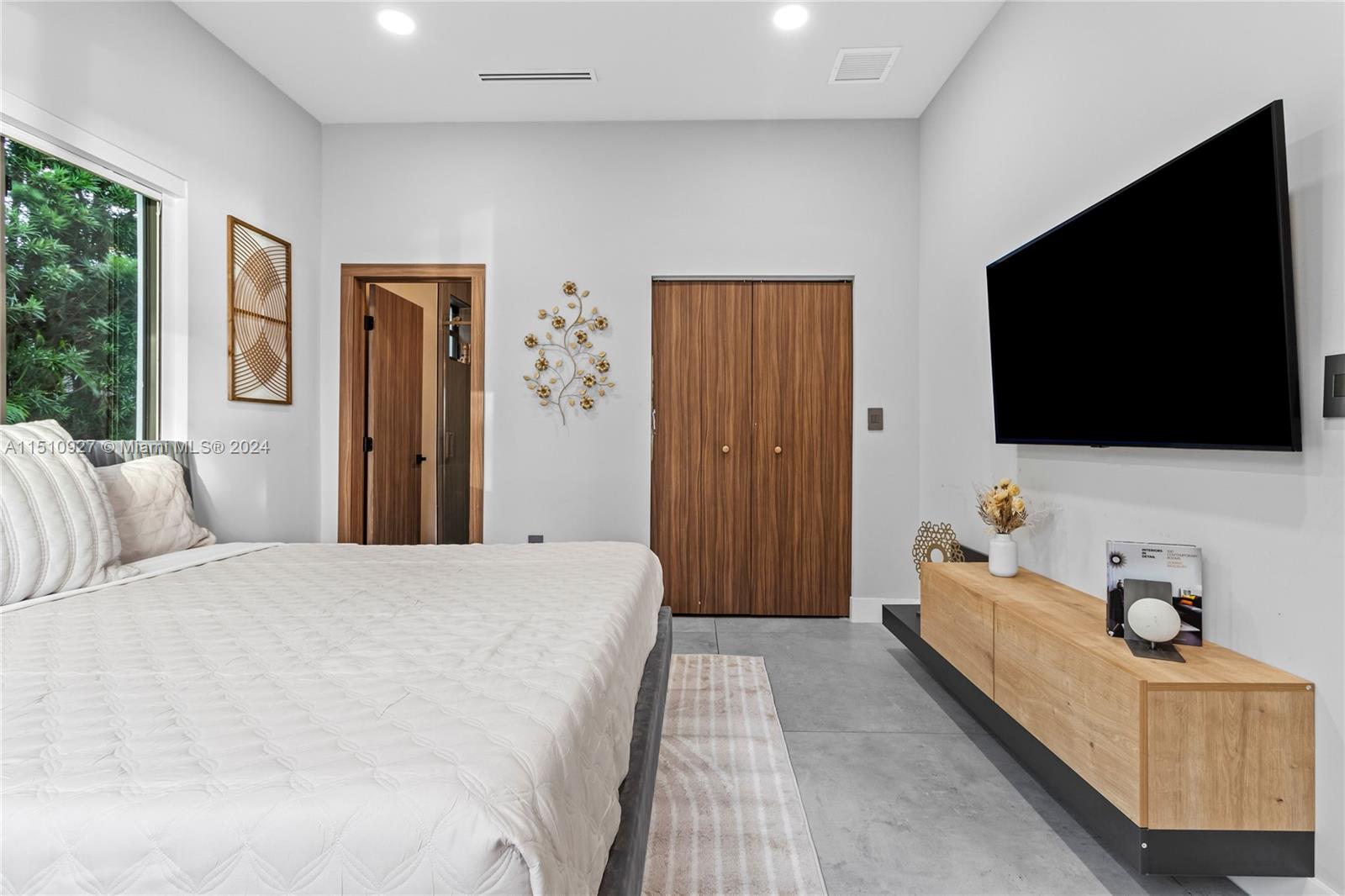 19000 NE 20th Ave, North Miami Beach, Florida 33179, 5 Bedrooms Bedrooms, ,5 BathroomsBathrooms,Residentiallease,For Rent,19000 NE 20th Ave,A11510927
