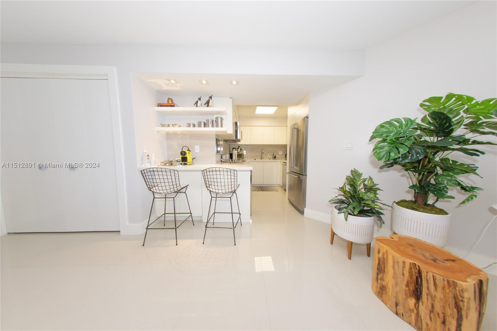 6767 Collins Ave 1005, Miami Beach, Florida 33141, 2 Bedrooms Bedrooms, ,2 BathroomsBathrooms,Residential,For Sale,6767 Collins Ave 1005,A11512891