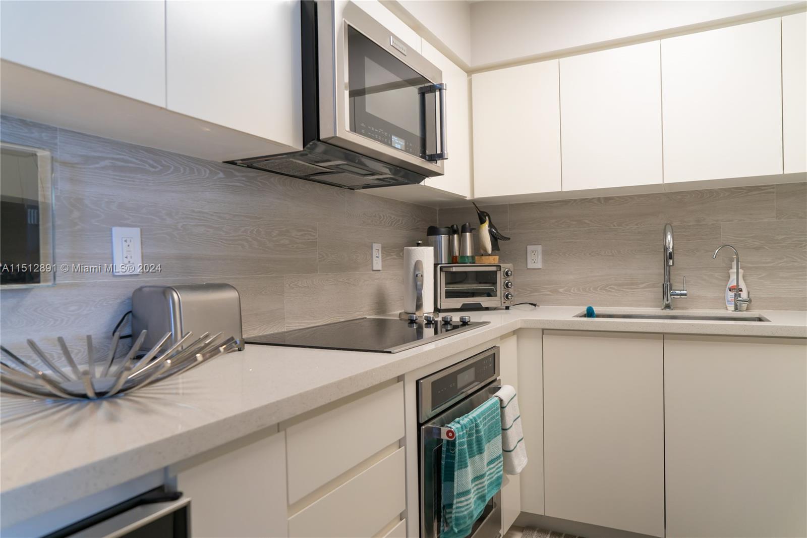 6767 Collins Ave 1005, Miami Beach, Florida 33141, 2 Bedrooms Bedrooms, ,2 BathroomsBathrooms,Residential,For Sale,6767 Collins Ave 1005,A11512891