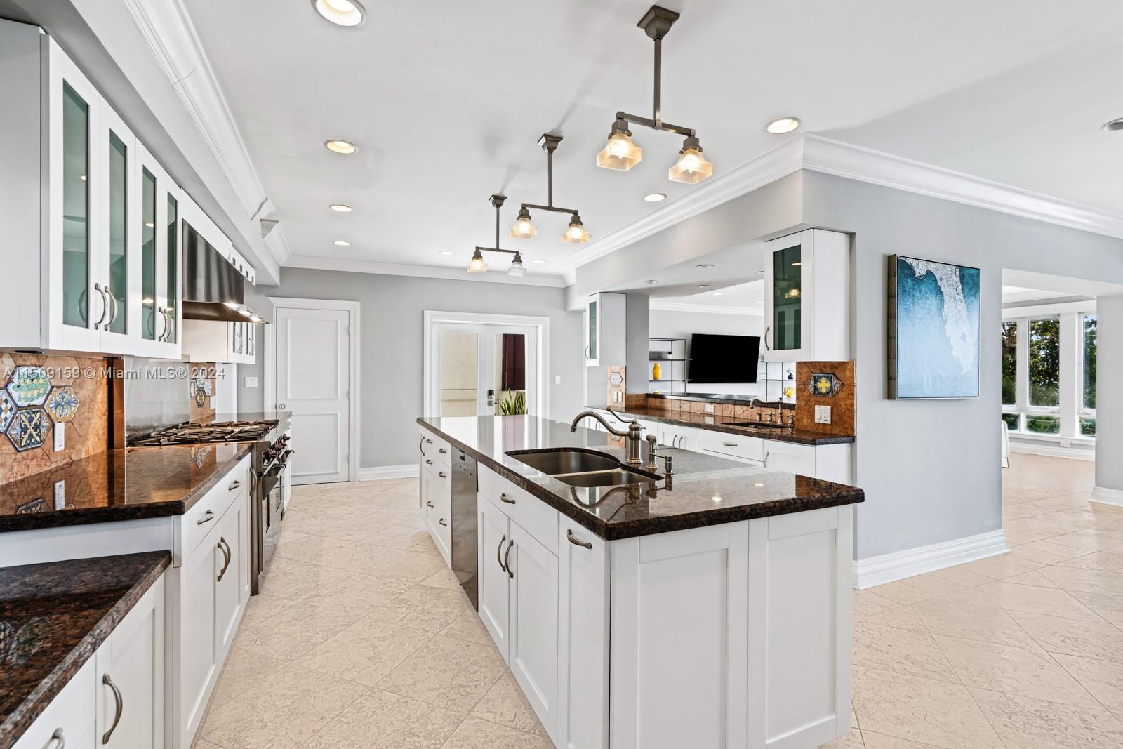 11 E Rivo Alto Dr, Miami Beach, Florida 33139, 5 Bedrooms Bedrooms, ,5 BathroomsBathrooms,Residential,For Sale,11 E Rivo Alto Dr,A11509159