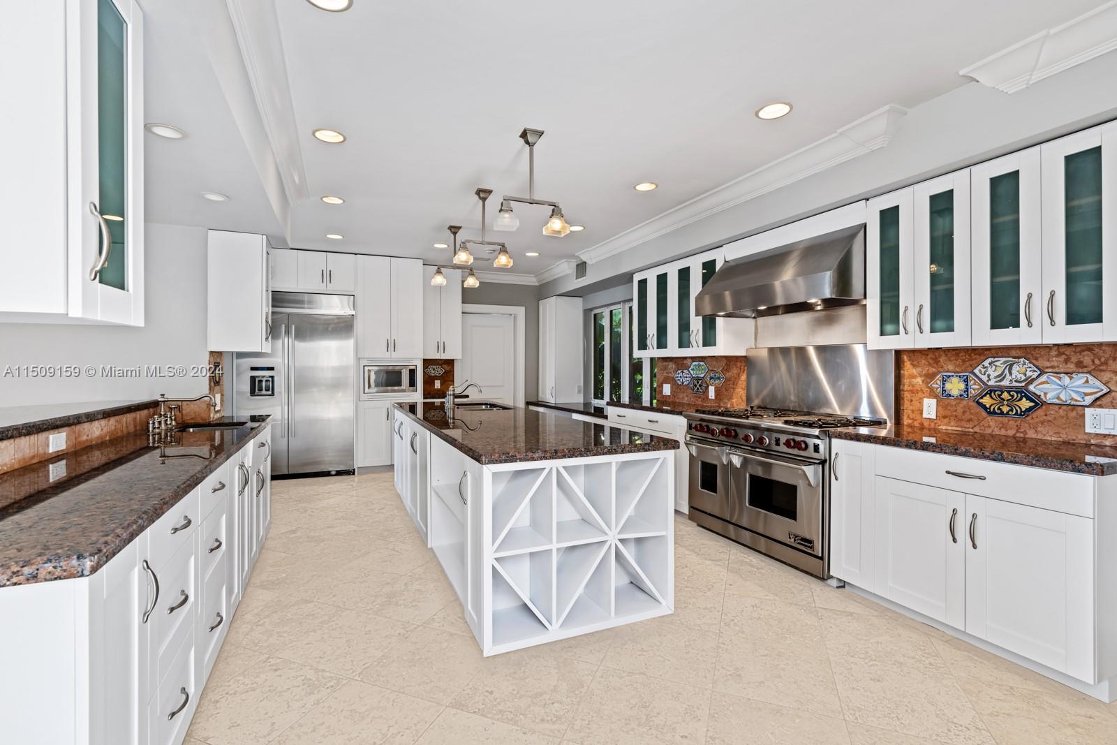 11 E Rivo Alto Dr, Miami Beach, Florida 33139, 5 Bedrooms Bedrooms, ,5 BathroomsBathrooms,Residential,For Sale,11 E Rivo Alto Dr,A11509159