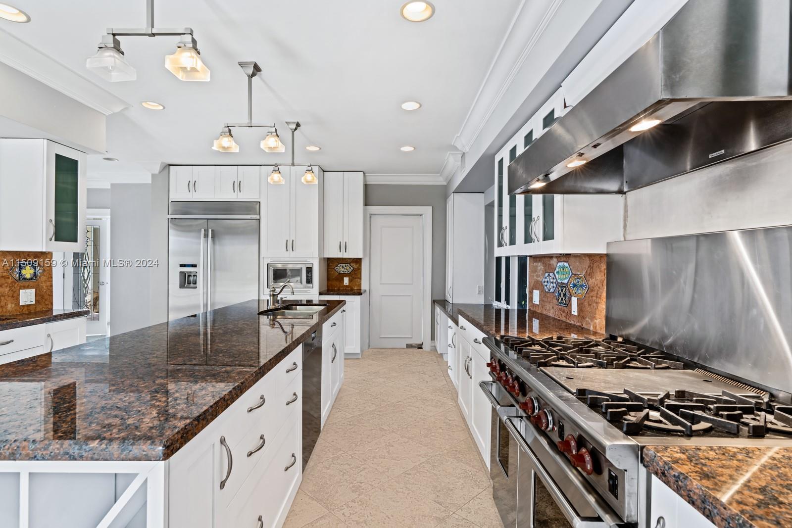 11 E Rivo Alto Dr, Miami Beach, Florida 33139, 5 Bedrooms Bedrooms, ,5 BathroomsBathrooms,Residential,For Sale,11 E Rivo Alto Dr,A11509159