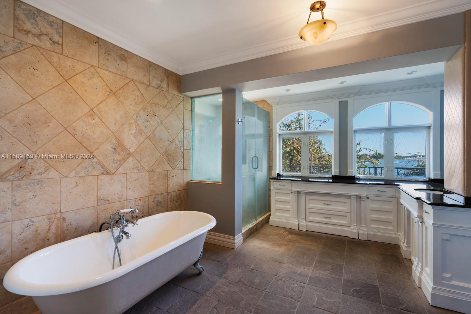 11 E Rivo Alto Dr, Miami Beach, Florida 33139, 5 Bedrooms Bedrooms, ,5 BathroomsBathrooms,Residential,For Sale,11 E Rivo Alto Dr,A11509159