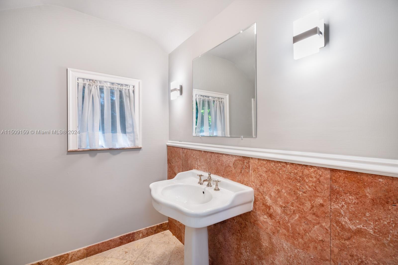 11 E Rivo Alto Dr, Miami Beach, Florida 33139, 5 Bedrooms Bedrooms, ,5 BathroomsBathrooms,Residential,For Sale,11 E Rivo Alto Dr,A11509159